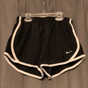 Black nike running short